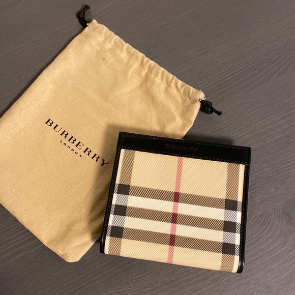 Burberry Handbags - Authentic Burberry bifold wallet with coin slot in canvas and black leather